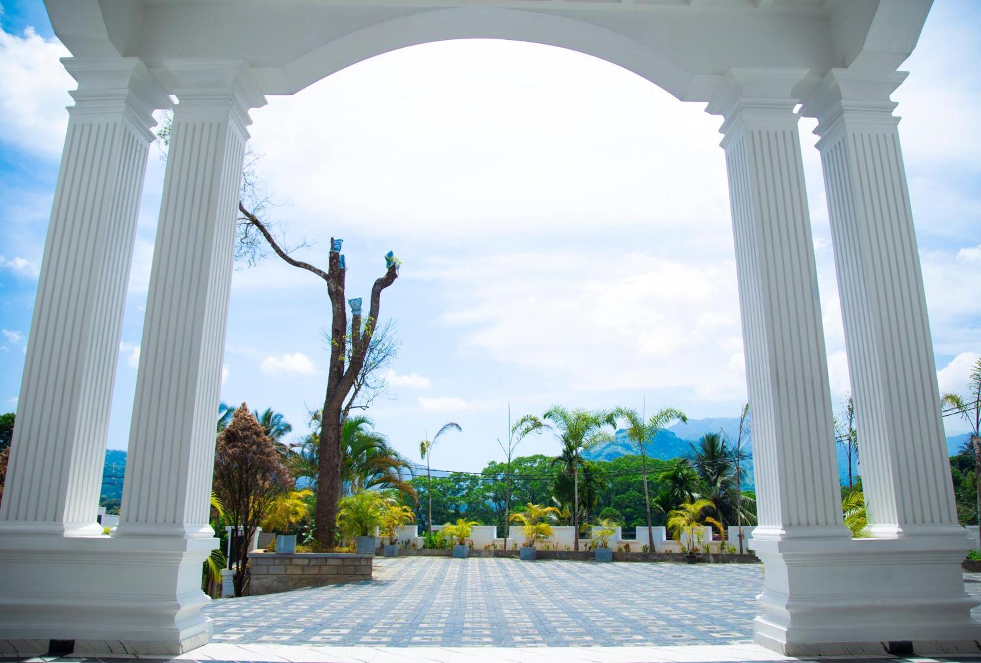 Crown Regency- Badulla Hotel Exterior photo