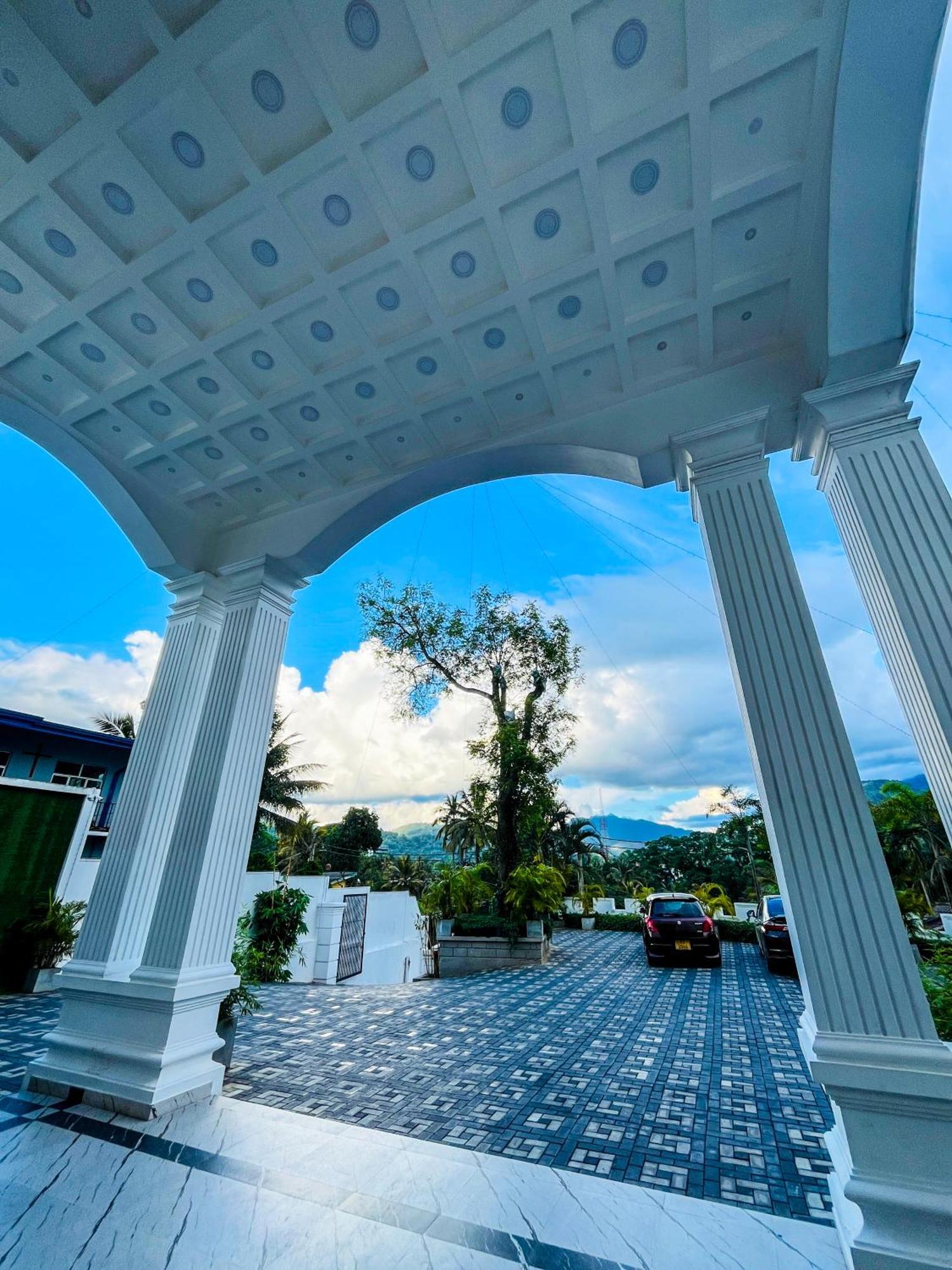 Crown Regency- Badulla Hotel Exterior photo
